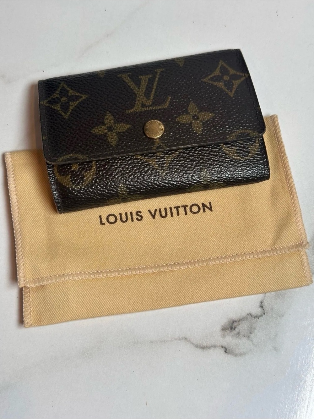 Louis Vuitton Monogram
Multicles 6 Key Case